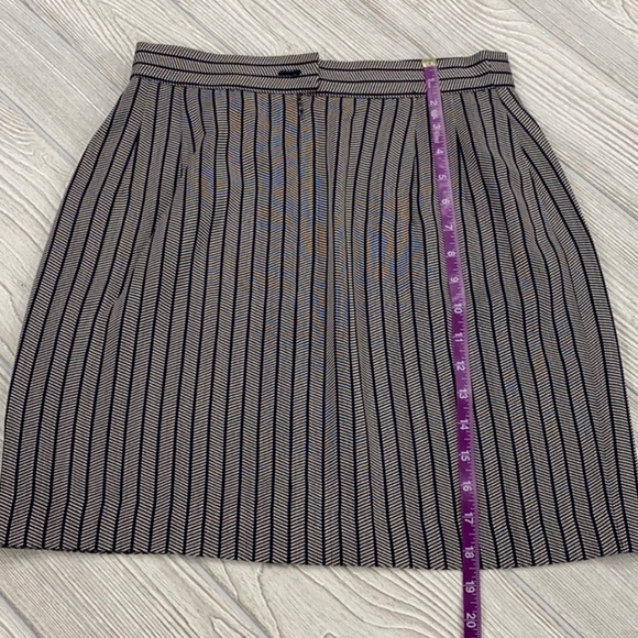 Escada Black and White Herringbone Striped Mini skirt - sz 40 - Picture 9 of 11